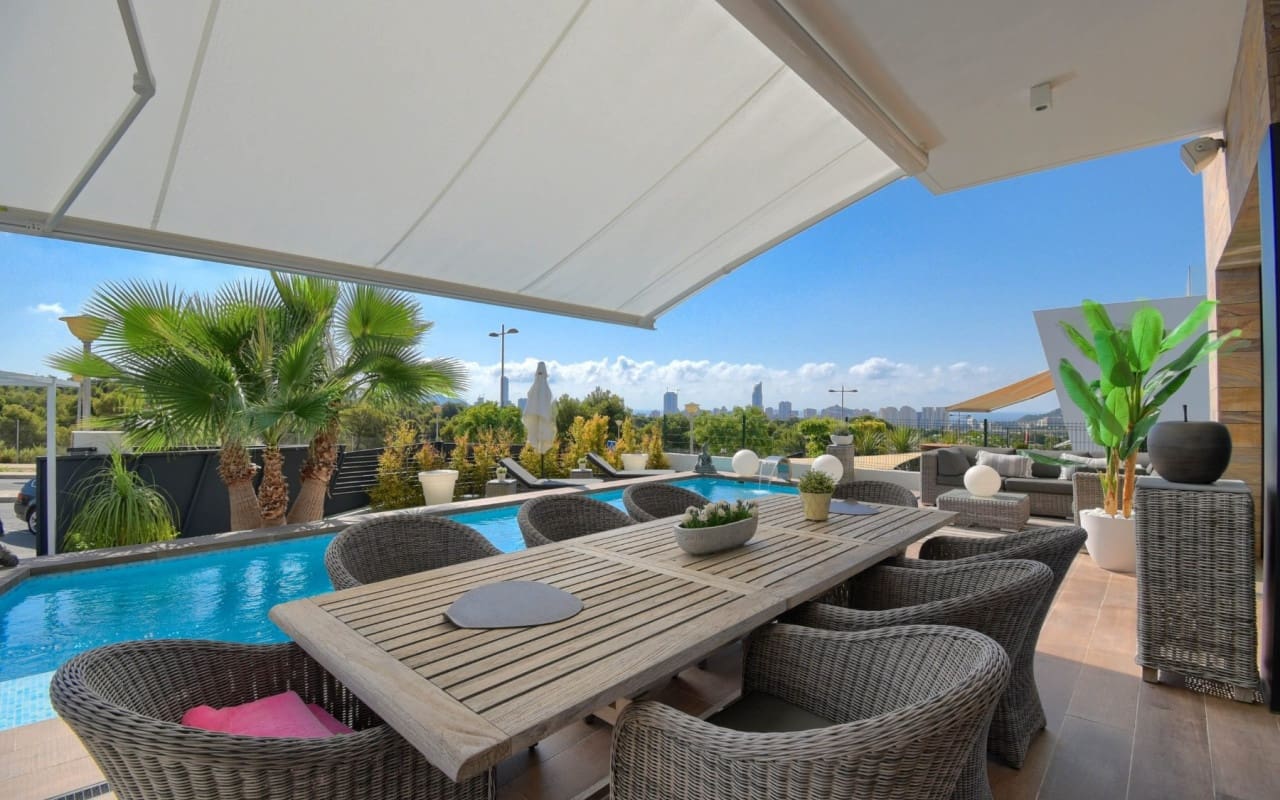 2 soveværelse Villa til salg i Finestrat med swimmingpool - € 654.000 (Ref: 9879696)