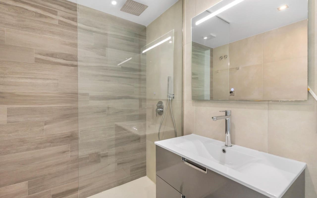 2 sypialnia Dom na sprzedaż w Los Balcones z basenem - 269 900 € (Ref: 9879697)