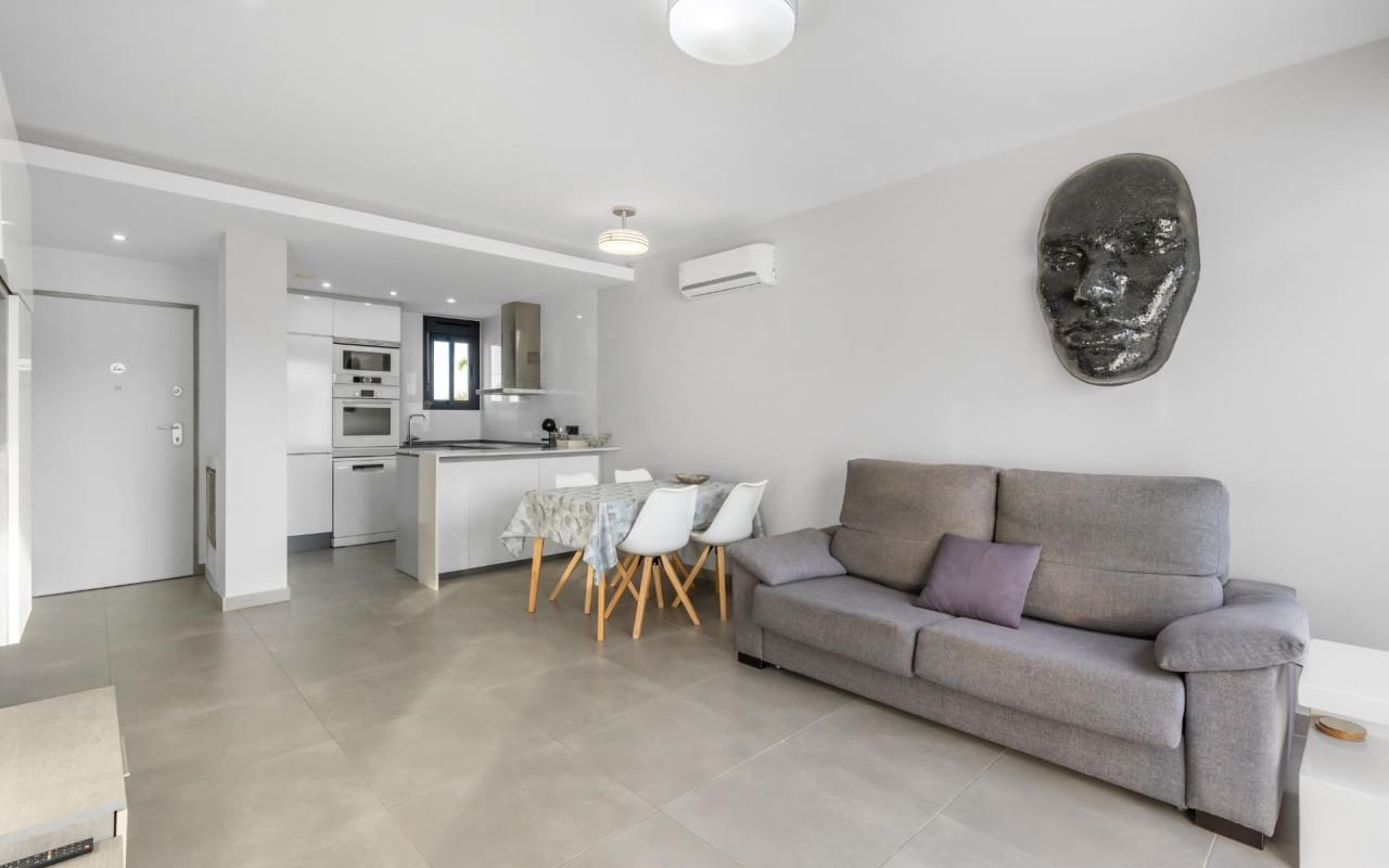 2 sypialnia Dom na sprzedaż w Los Balcones z basenem - 269 900 € (Ref: 9879697)
