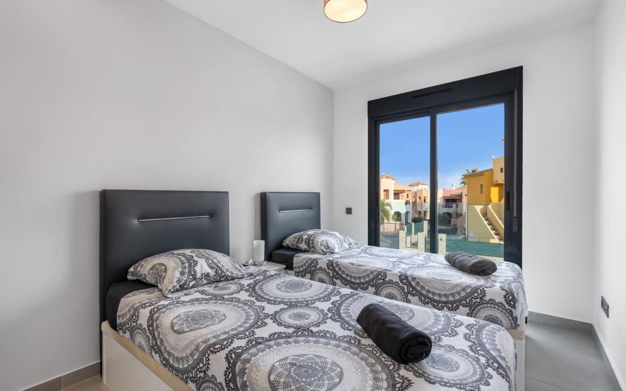 2 sypialnia Dom na sprzedaż w Los Balcones z basenem - 269 900 € (Ref: 9879697)