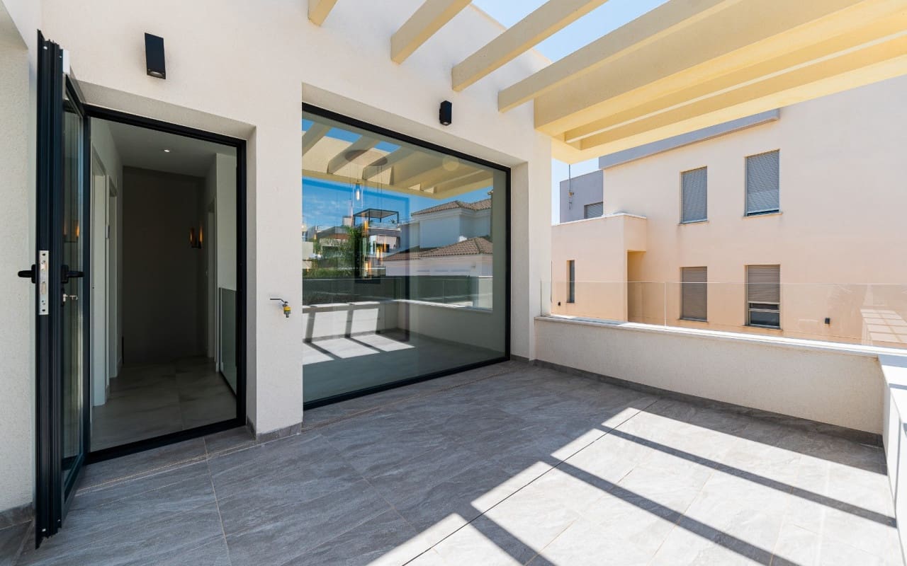3 bedroom Villa for sale in Los Montesinos with pool - € 430,000 (Ref: 9879698)