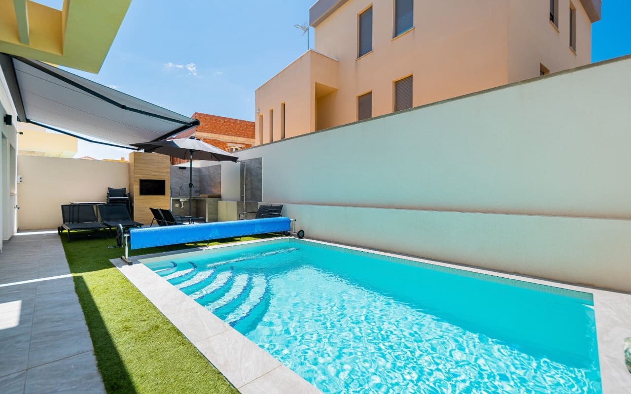 3 bedroom Villa for sale in Los Montesinos with pool - € 430,000 (Ref: 9879698)