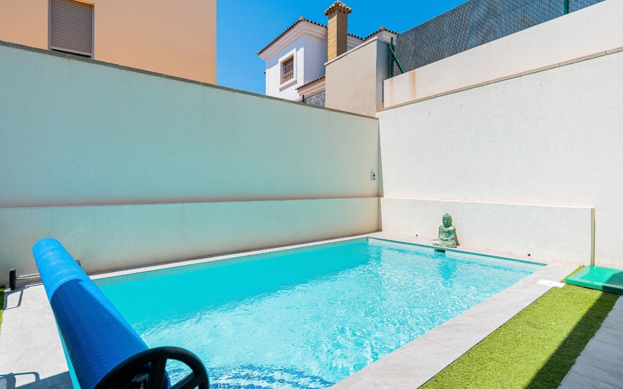 3 bedroom Villa for sale in Los Montesinos with pool - € 430,000 (Ref: 9879698)