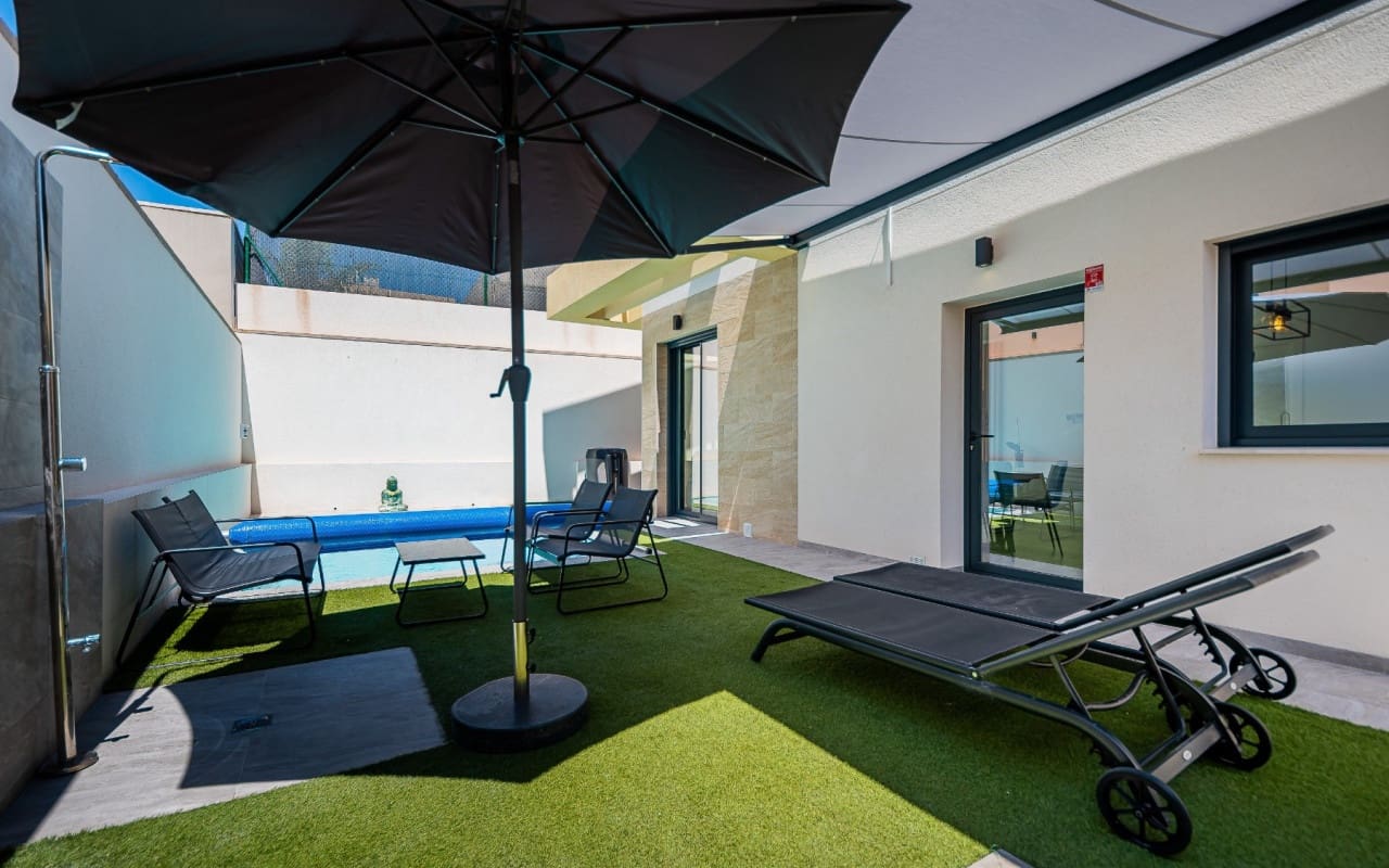 3 bedroom Villa for sale in Los Montesinos with pool - € 430,000 (Ref: 9879698)