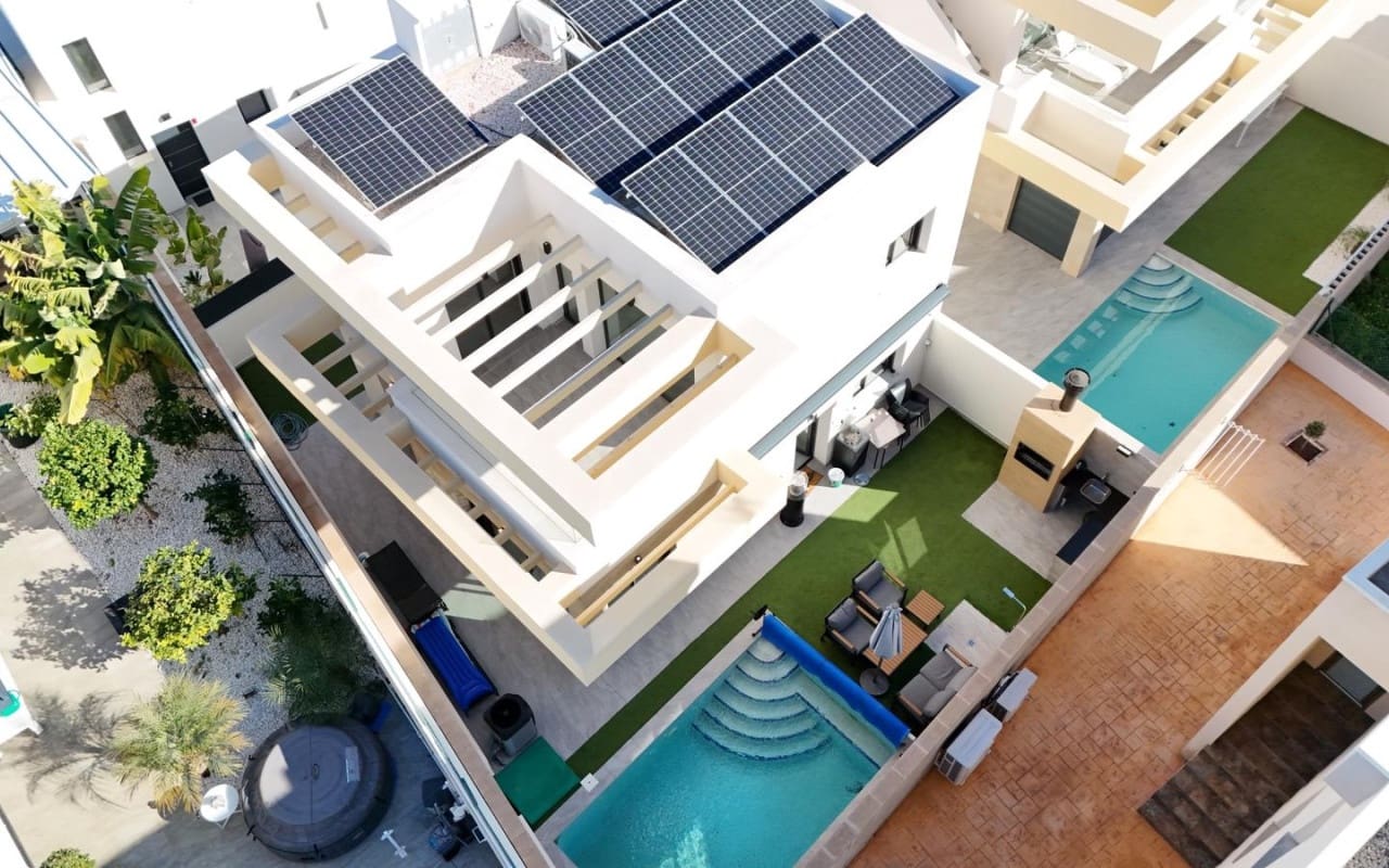 3 bedroom Villa for sale in Los Montesinos with pool - € 430,000 (Ref: 9879698)