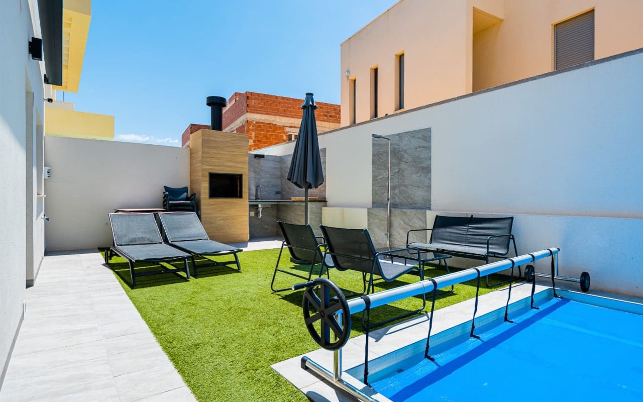 3 bedroom Villa for sale in Los Montesinos with pool - € 430,000 (Ref: 9879698)
