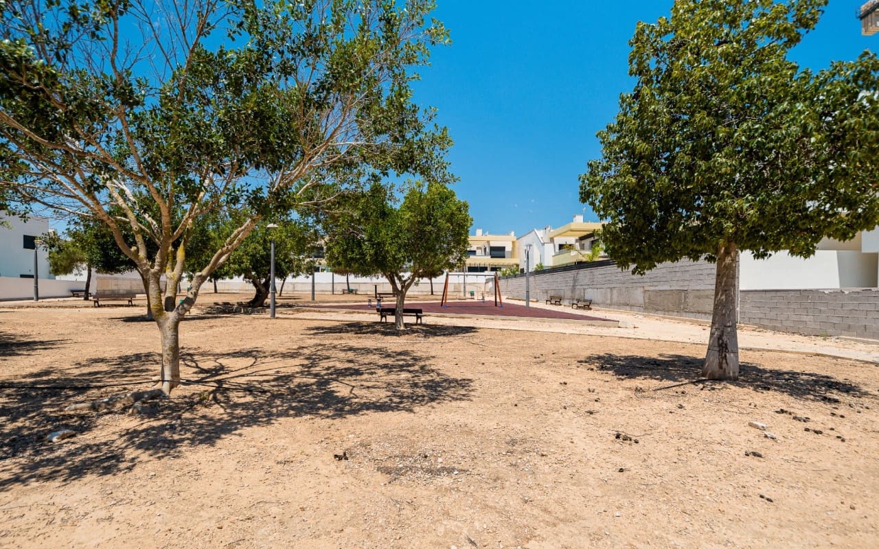 3 bedroom Villa for sale in Los Montesinos with pool - € 430,000 (Ref: 9879698)