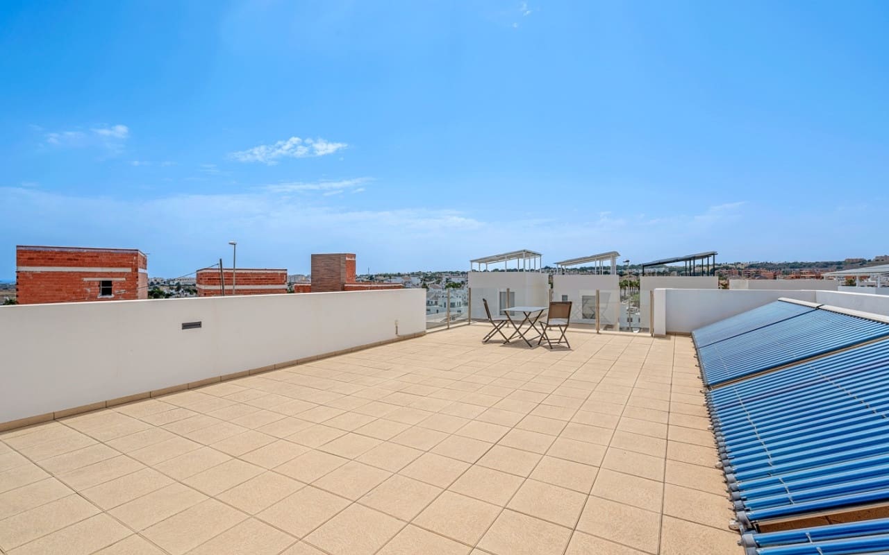 3 quarto Moradia para venda em Villamartin com piscina - 759 000 € (Ref: 9879699)