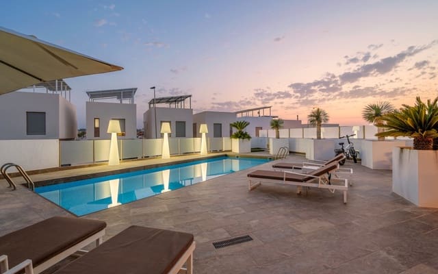 3 quarto Moradia para venda em Villamartin, Orihuela com piscina - 759 000 € (Ref: 9879699)