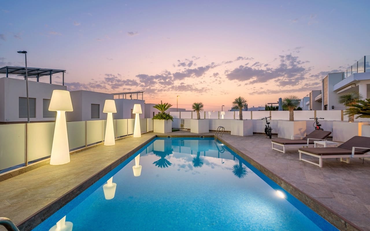 3 quarto Moradia para venda em Villamartin com piscina - 759 000 € (Ref: 9879699)