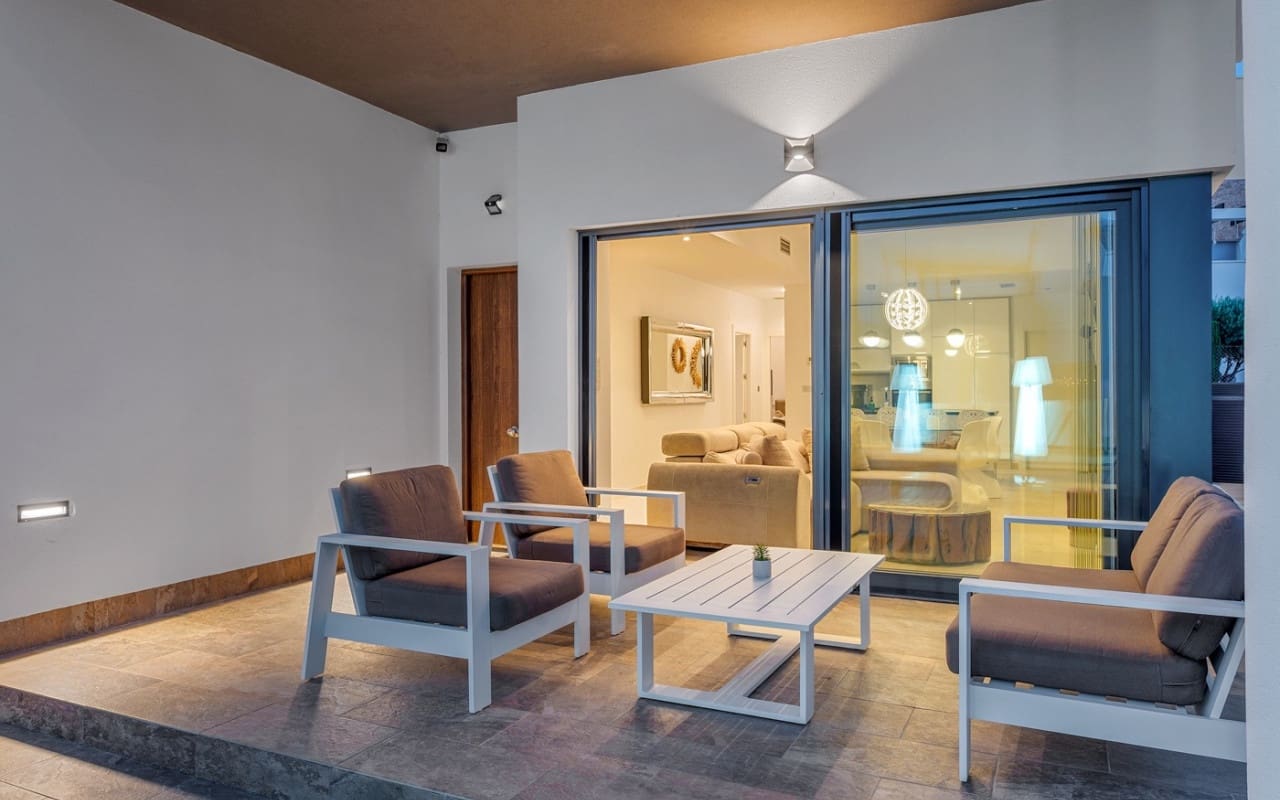 3 quarto Moradia para venda em Villamartin com piscina - 759 000 € (Ref: 9879699)