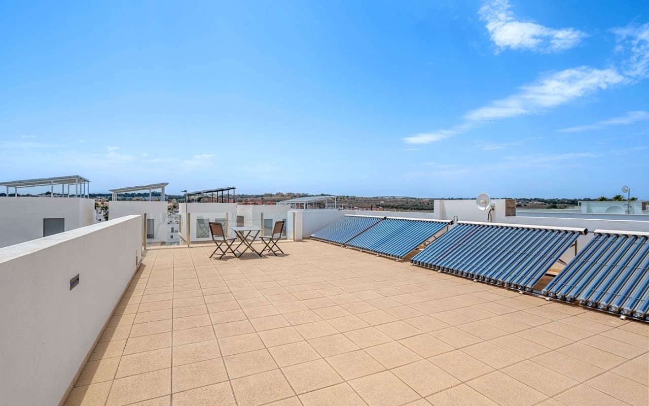 3 quarto Moradia para venda em Villamartin com piscina - 759 000 € (Ref: 9879699)