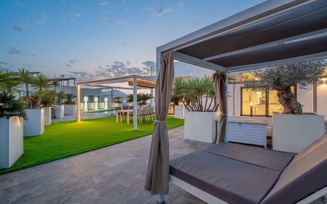 3 quarto Moradia para venda em Villamartin, Orihuela com piscina - 759 000 € (Ref: 9879699)