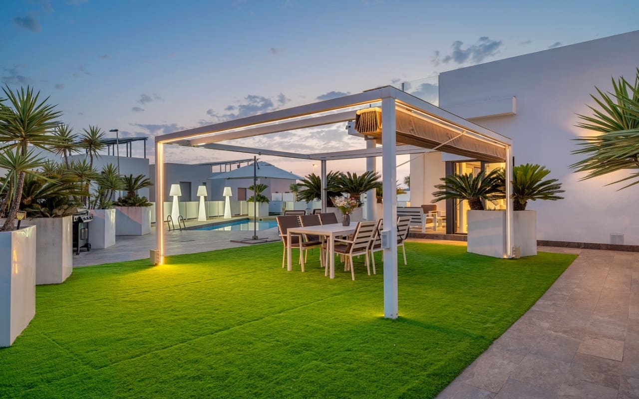 3 quarto Moradia para venda em Villamartin com piscina - 759 000 € (Ref: 9879699)