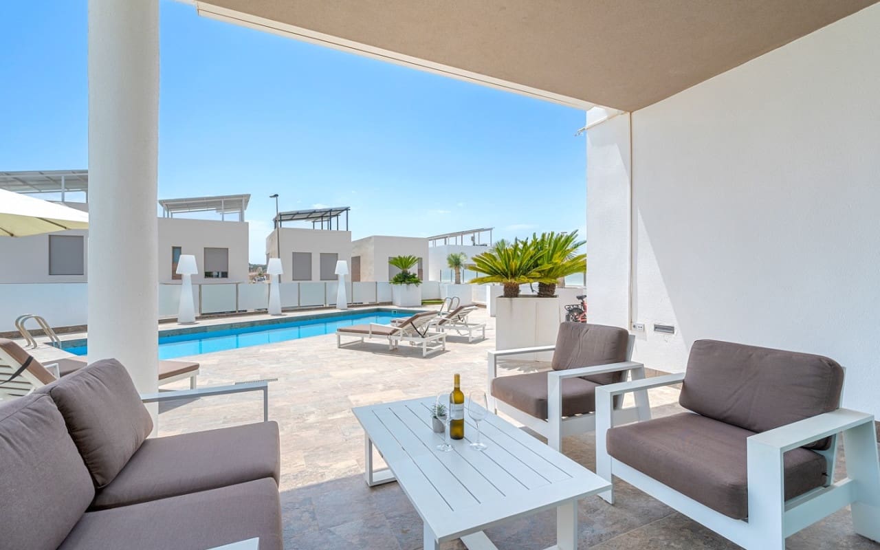3 quarto Moradia para venda em Villamartin com piscina - 759 000 € (Ref: 9879699)