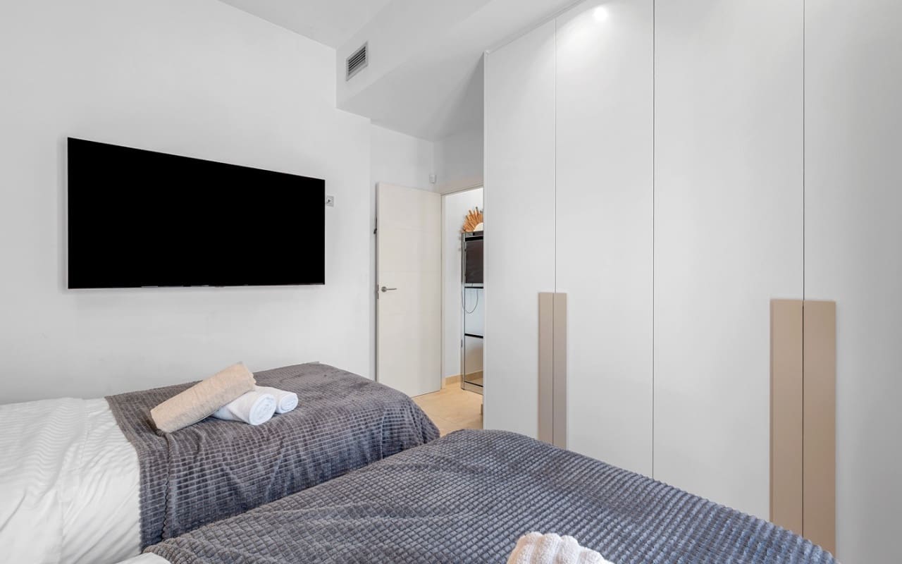 3 quarto Moradia para venda em Villamartin com piscina - 759 000 € (Ref: 9879699)