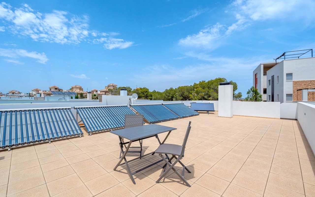 3 quarto Moradia para venda em Villamartin com piscina - 759 000 € (Ref: 9879699)