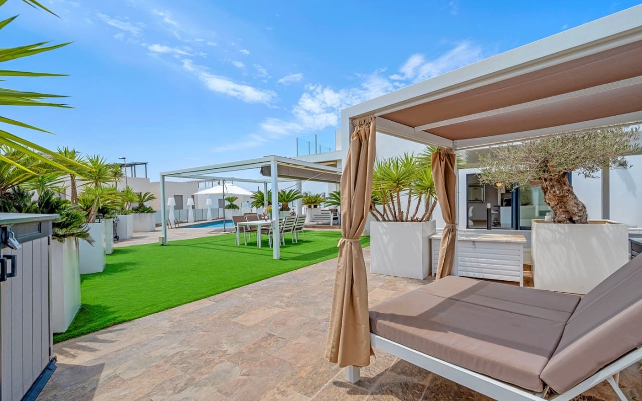 3 quarto Moradia para venda em Villamartin com piscina - 759 000 € (Ref: 9879699)