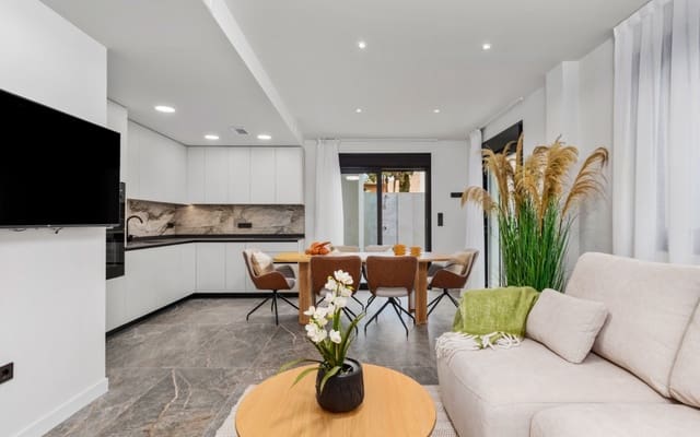 4 chambre Villa/Maison à vendre à Torre de la Horadada, Pilar de la Horadada avec piscine - 698 000 € (Ref: 9879701)