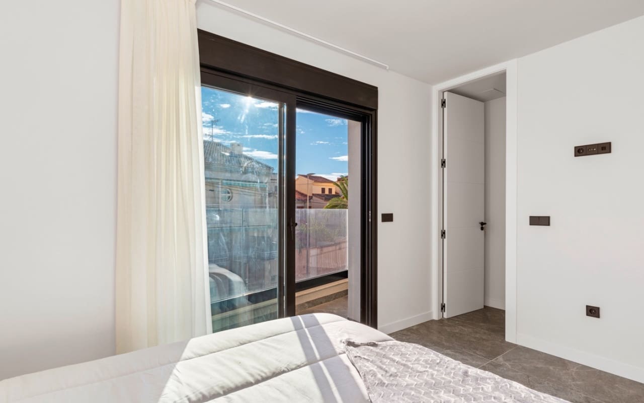4 chambre Villa/Maison à vendre à Torre de la Horadada avec piscine - 698 000 € (Ref: 9879701)