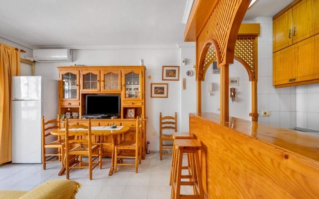 1 Zimmer Apartment zu verkaufen in Los Europeos, Torrevieja mit Pool - 182.000 € (Ref: 9879702)
