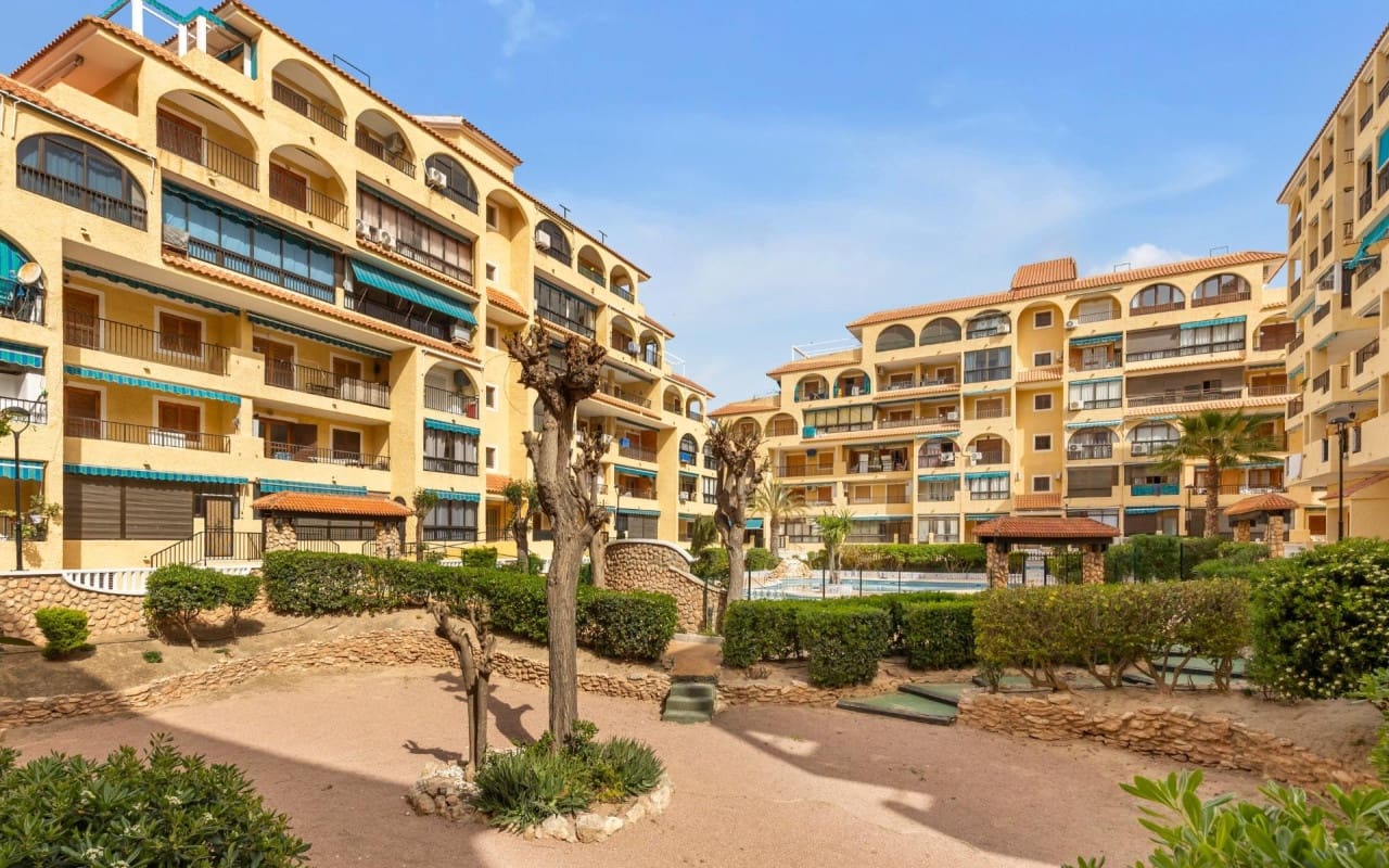 1 Zimmer Apartment zu verkaufen in La Mata mit Pool - 182.000 € (Ref: 9879702)