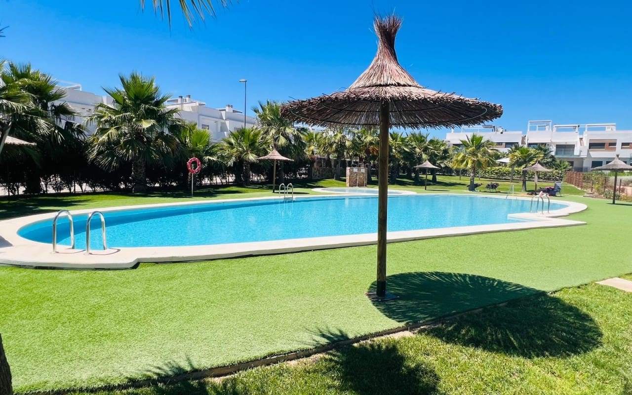 2 soveværelse Lejlighed til salg i Vistabella med swimmingpool - € 249.000 (Ref: 9879703)