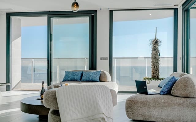 3 chambre Appartement de Plage à vendre à Playa Poniente, Benidorm avec piscine - 1 550 000 € (Ref: 9879704)