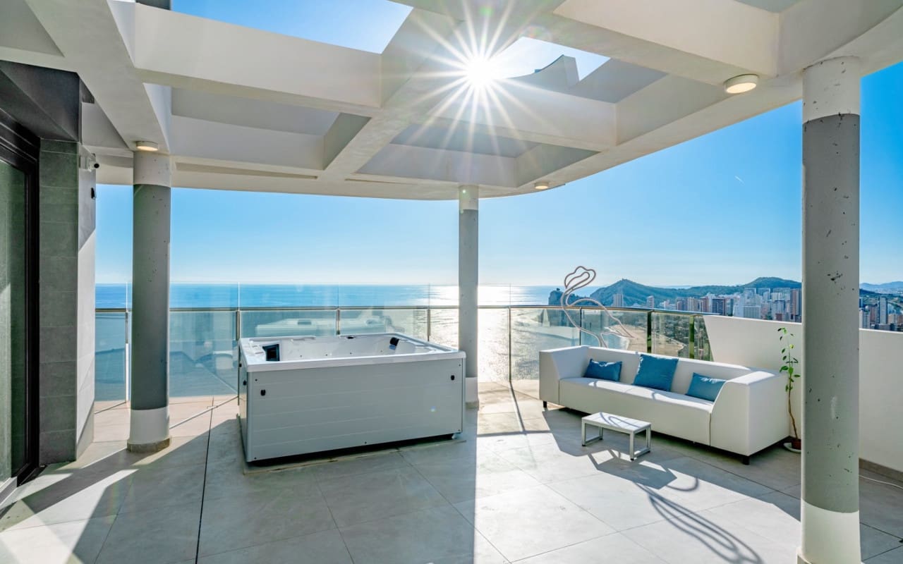3 chambre Appartement de Plage à vendre à Benidorm avec piscine - 1 550 000 € (Ref: 9879704)