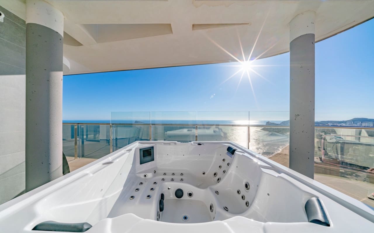 3 chambre Appartement de Plage à vendre à Benidorm avec piscine - 1 550 000 € (Ref: 9879704)