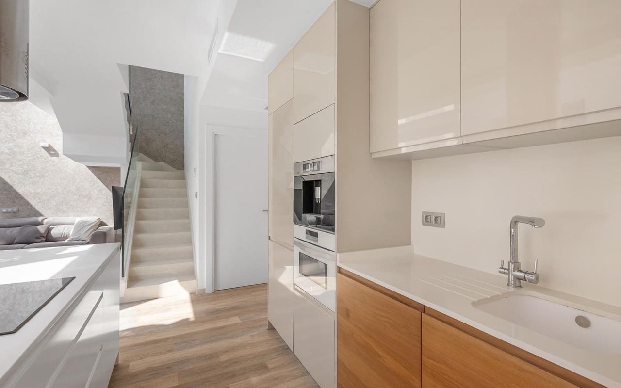 3 camera da letto Villa in vendita in Pueblo Bravo con piscina - 470.000 € (Rif: 9880205)