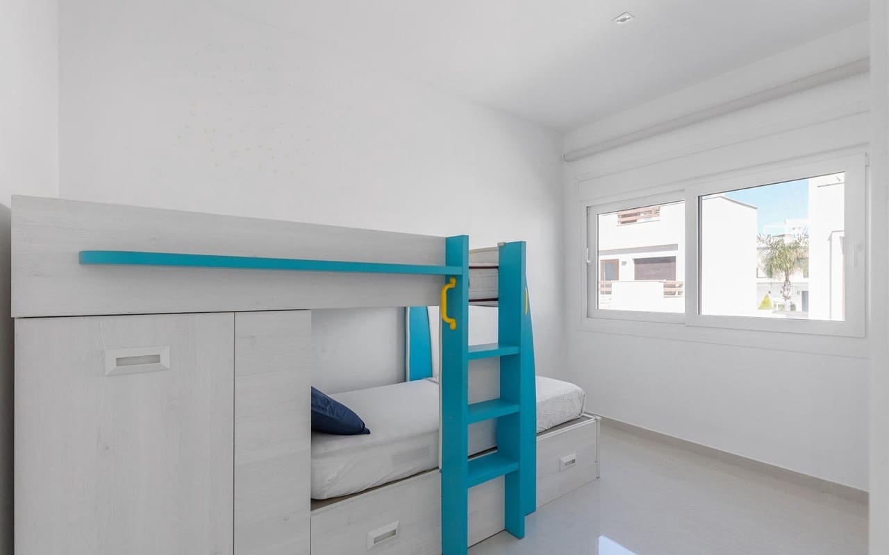 3 camera da letto Villa in vendita in Pueblo Bravo con piscina - 470.000 € (Rif: 9880205)