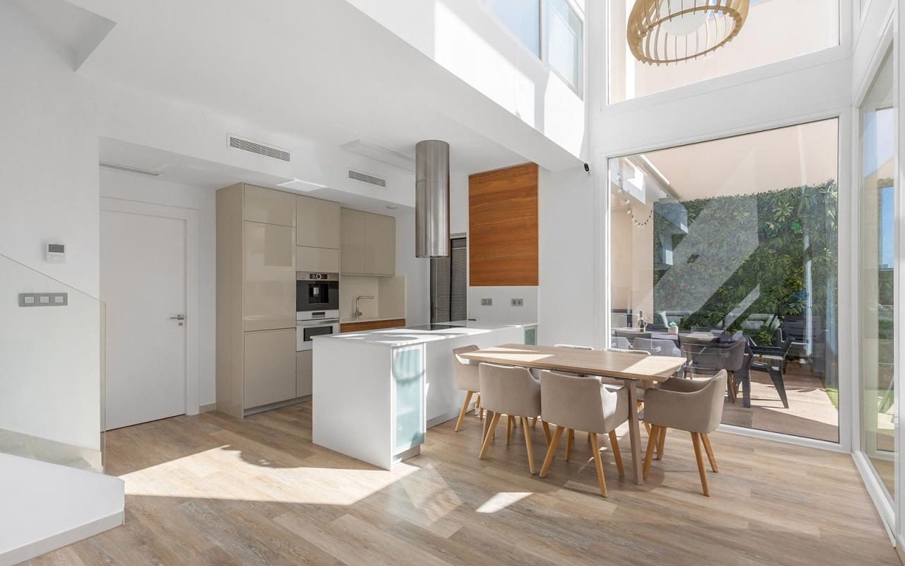 3 camera da letto Villa in vendita in Pueblo Bravo con piscina - 470.000 € (Rif: 9880205)