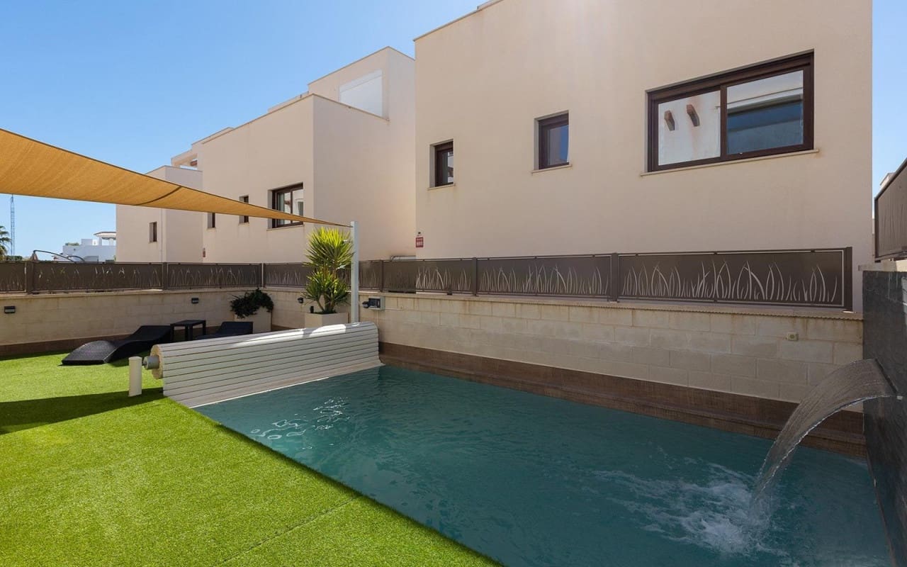 3 camera da letto Villa in vendita in Pueblo Bravo con piscina - 470.000 € (Rif: 9880205)