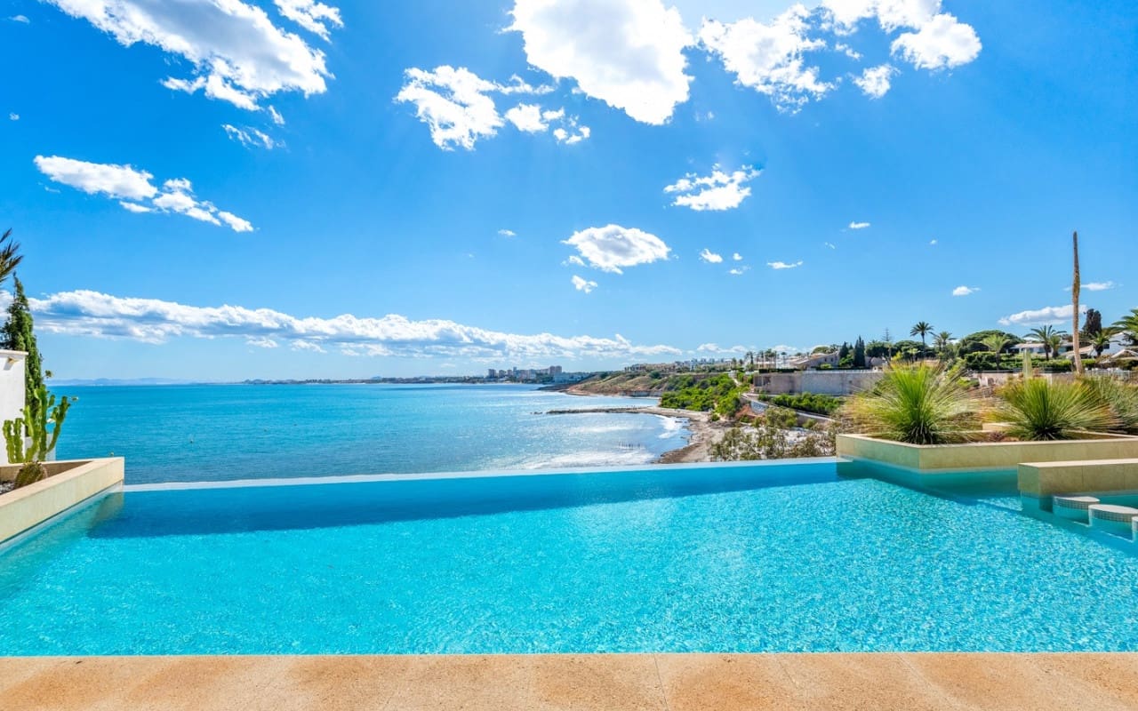 6 camera da letto Villa in vendita in Cabo Roig con piscina - 4.750.000 € (Rif: 9880206)