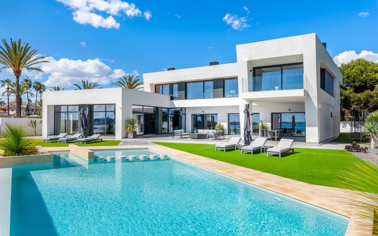 6 camera da letto Villa in vendita in Cabo Roig con piscina - 4.750.000 € (Rif: 9880206)