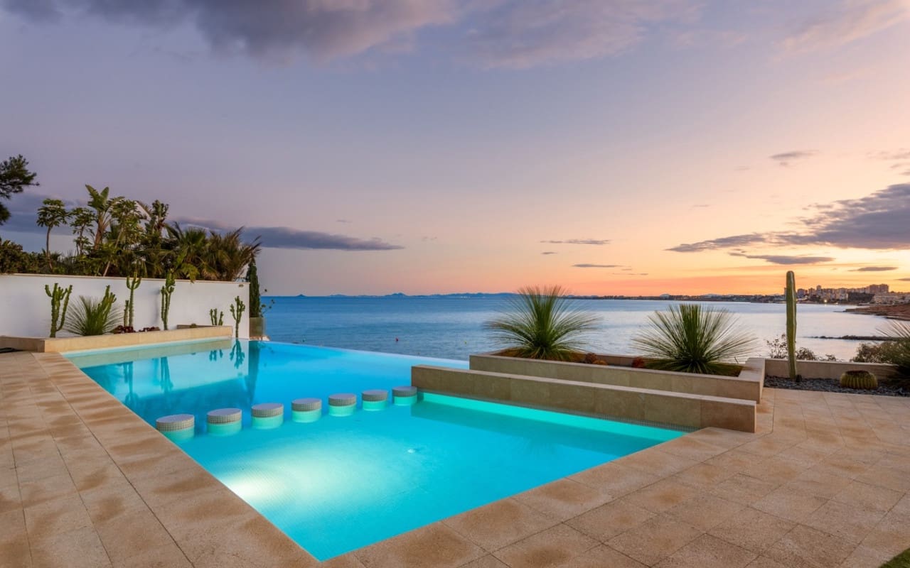 6 camera da letto Villa in vendita in Cabo Roig con piscina - 4.750.000 € (Rif: 9880206)