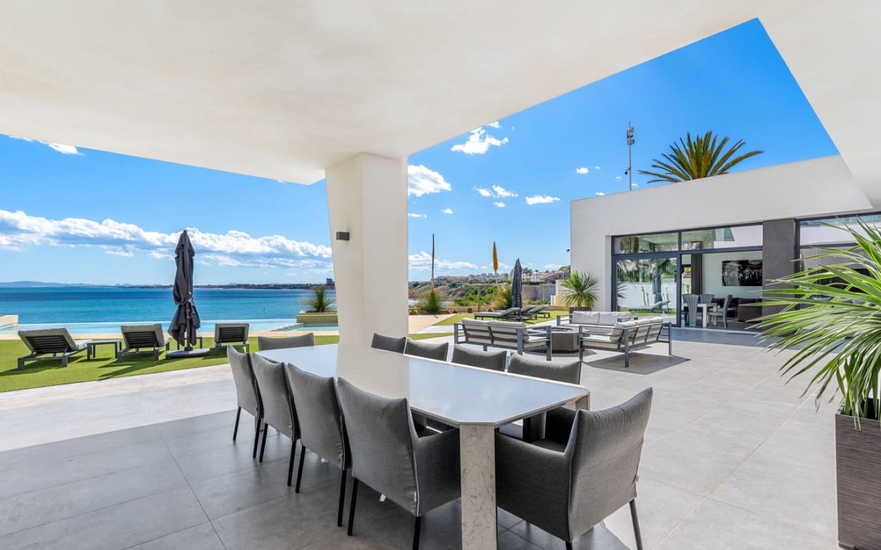 6 camera da letto Villa in vendita in Cabo Roig con piscina - 4.750.000 € (Rif: 9880206)