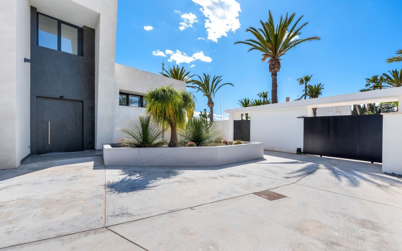 6 camera da letto Villa in vendita in Cabo Roig con piscina - 4.750.000 € (Rif: 9880206)