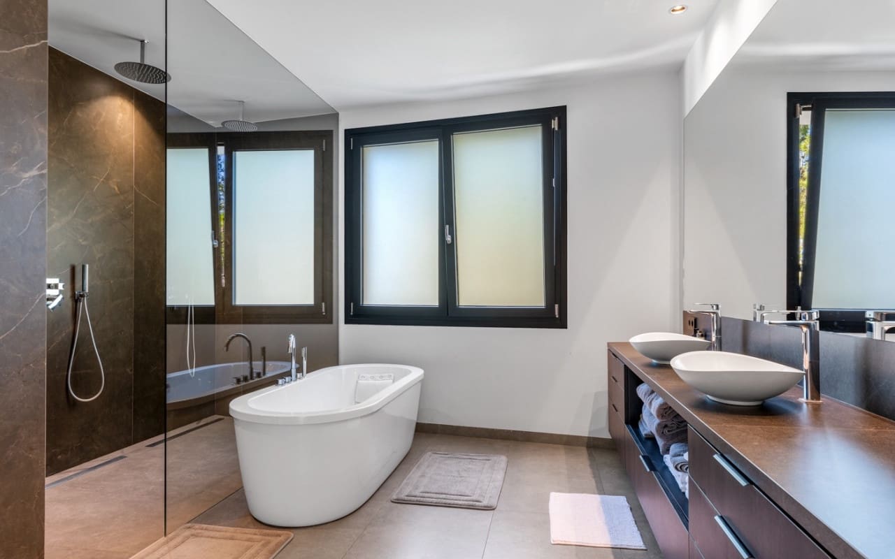 6 camera da letto Villa in vendita in Cabo Roig con piscina - 4.750.000 € (Rif: 9880206)
