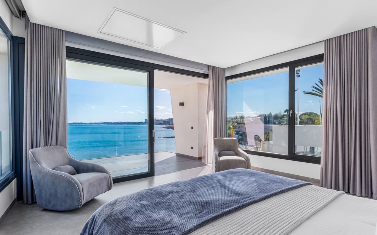 6 camera da letto Villa in vendita in Cabo Roig con piscina - 4.750.000 € (Rif: 9880206)