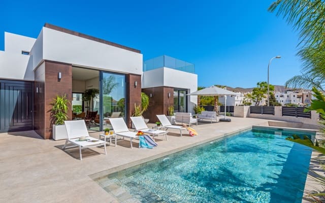 4 bedroom Villa for sale in El Campello with pool - € 1,390,000 (Ref: 9880208)