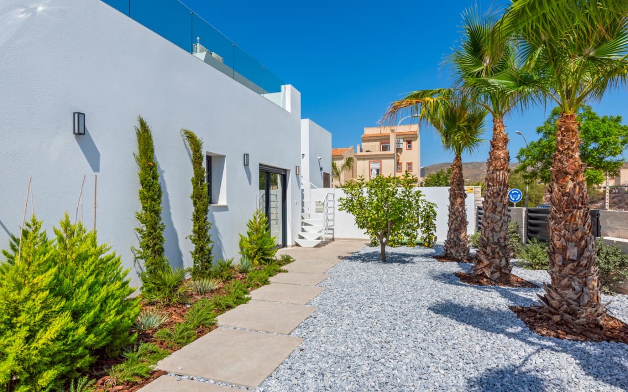 4 bedroom Villa for sale in El Campello with pool - € 1,390,000 (Ref: 9880208)