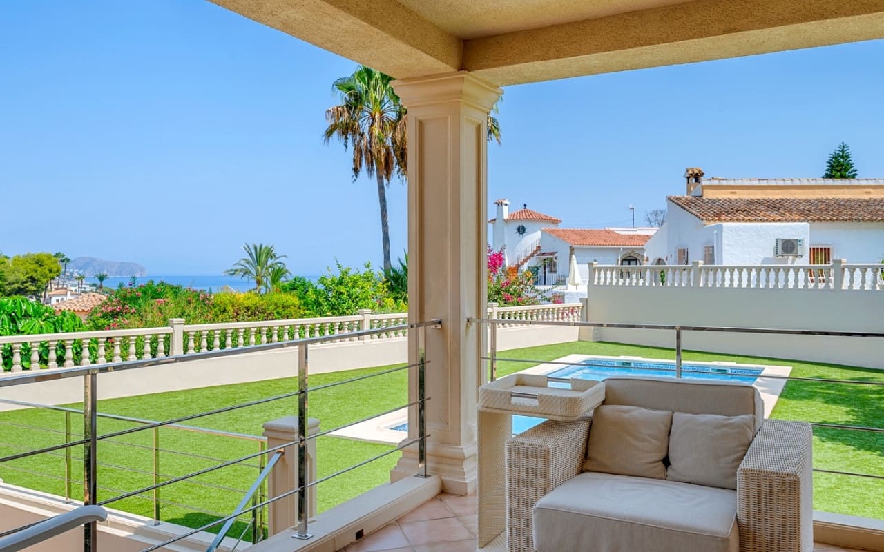 5 bedroom Villa for sale in Benissa with pool - € 1,690,000 (Ref: 9880209)