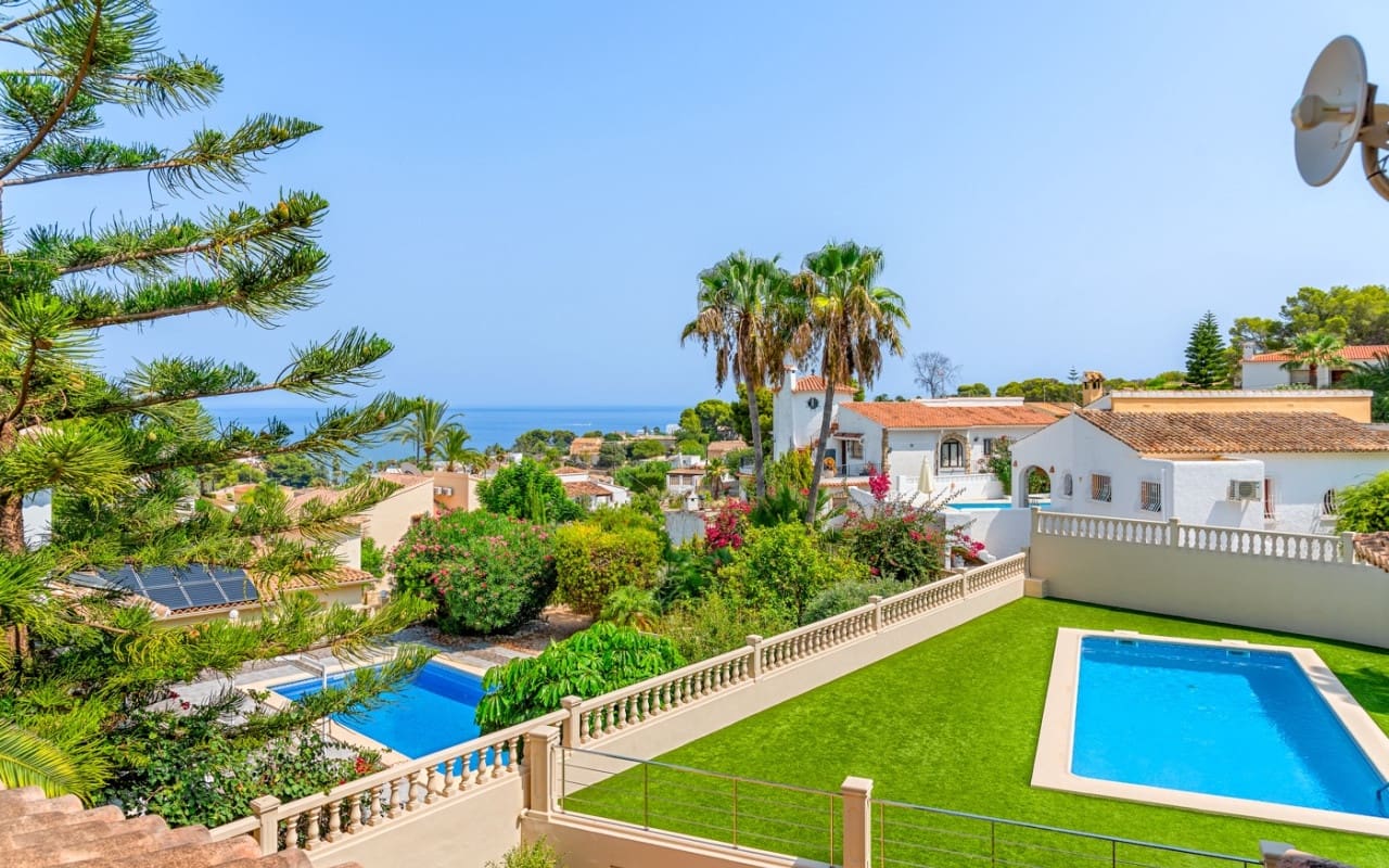 5 bedroom Villa for sale in Benissa with pool - € 1,690,000 (Ref: 9880209)