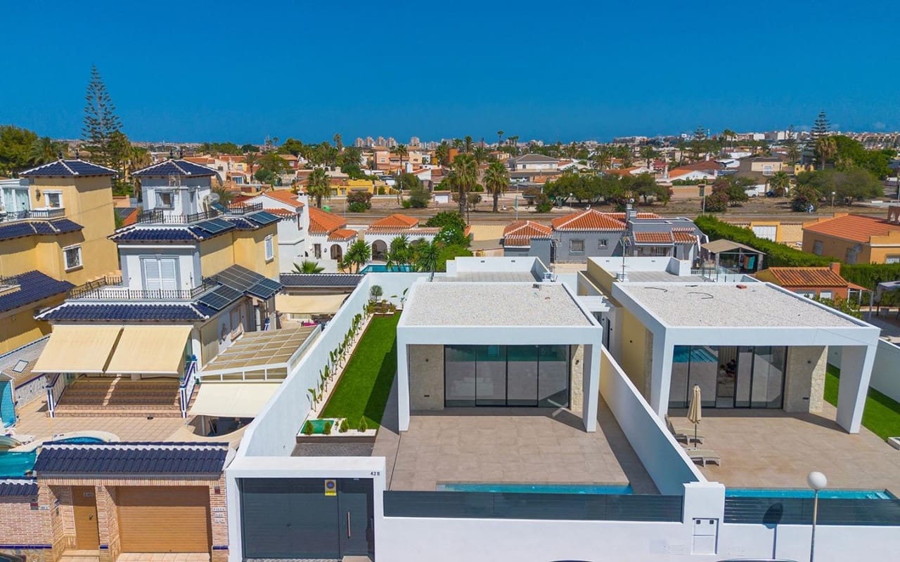 3 soveværelse Villa til salg i Los Balcones med swimmingpool - € 700.000 (Ref: 9880210)
