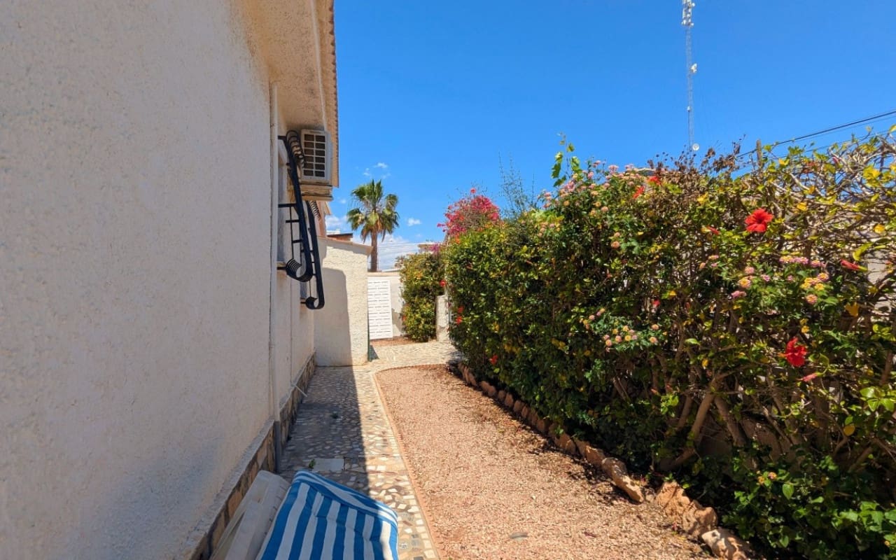 4 Zimmer Villa zu verkaufen in Ciudad Quesada mit Pool - 385.000 € (Ref: 9902208)