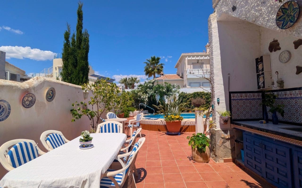 4 Zimmer Villa zu verkaufen in Ciudad Quesada mit Pool - 385.000 € (Ref: 9902208)