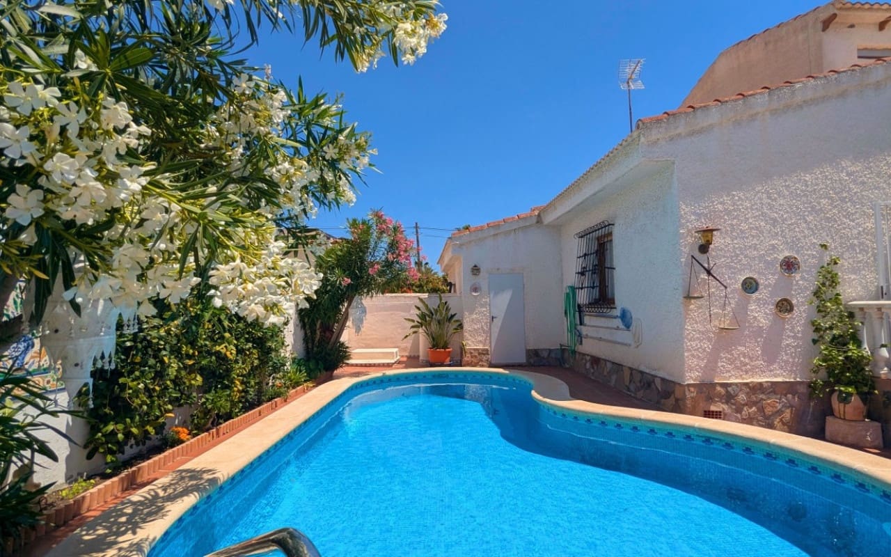 4 Zimmer Villa zu verkaufen in Ciudad Quesada mit Pool - 385.000 € (Ref: 9902208)