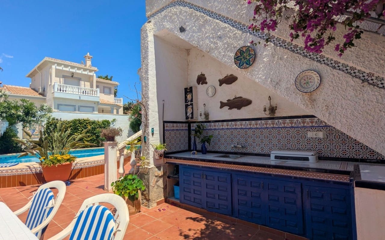 4 Zimmer Villa zu verkaufen in Ciudad Quesada mit Pool - 385.000 € (Ref: 9902208)